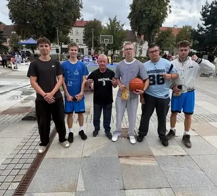 Młodzi koszykarze z Lubieszyna? triumfują w Myśliborzu – wygrali turniej 3×3