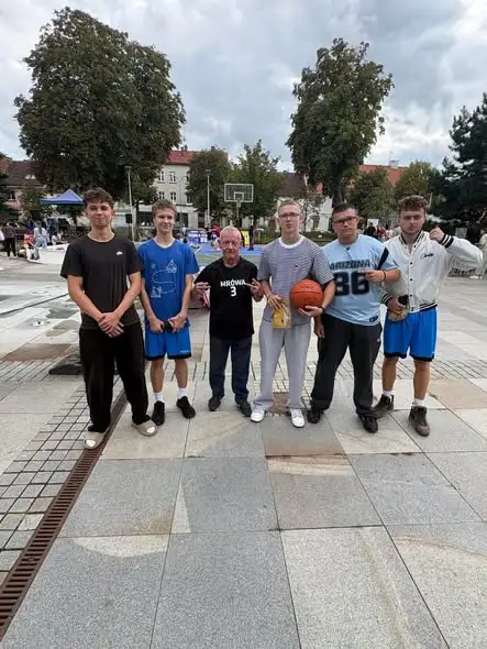 Młodzi koszykarze z Lubieszyna? triumfują w Myśliborzu – wygrali turniej 3×3