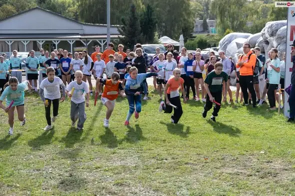 Sztafetowe biegi przełajowe w Słubicach: szkoły z powiatu walczyły o awans do finału wojewódzkiego