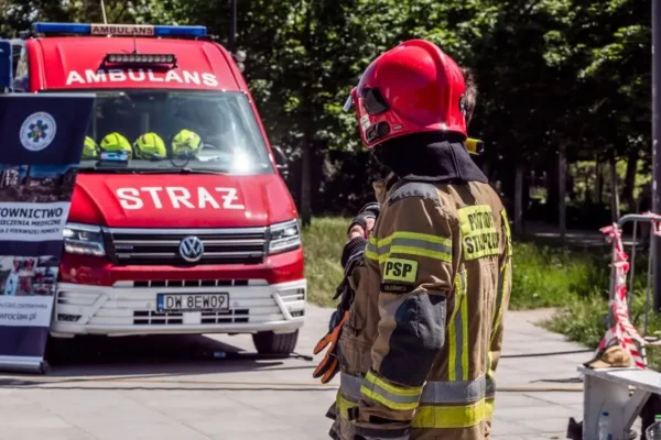 Ośno Lubuskie: 80-lecie Ochotniczej Straży Pożarnej na skwerze miejskim