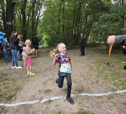 Biegi Górzycka 7 w Żabicach – sportowa jesień nad jeziorem Żabiniec