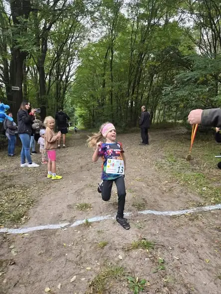 Biegi Górzycka 7 w Żabicach – sportowa jesień nad jeziorem Żabiniec