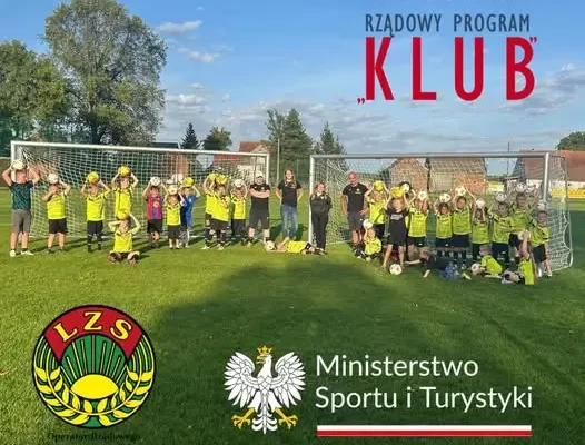 Nowy sprzęt dla młodych piłkarzy z UKS AP Super Strikas dzięki Programowi „Klub”