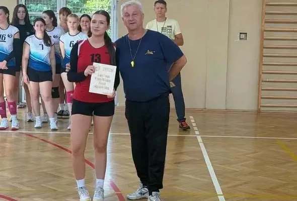 Siatkarki z LO Słubice na turnieju w Starościnie. Czwarte miejsce i cenne doświadczenie