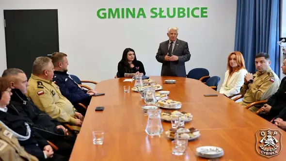 Słubice: strażacy uhonorowani za walkę z pożarem hali magazynowej
