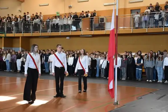 Dzień Edukacji Narodowej w Zespole Szkół w Rzepinie – ślubowanie pierwszoklasistów i występy artystyczne