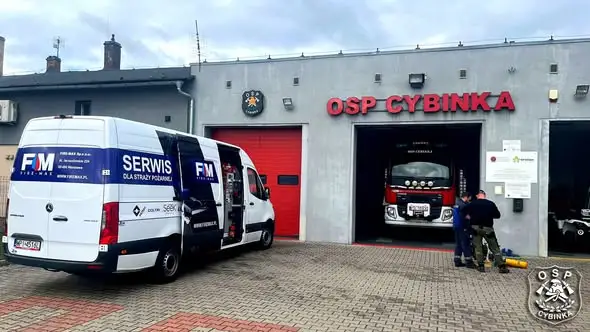 Zakończono remont garażu w remizie OSP Cybinka. Nowa sprężarka i stanowisko do nabijania butli