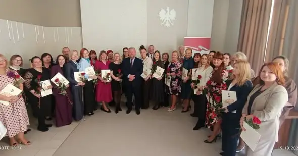 Nagrody Burmistrza Rzepina dla nauczycieli z okazji Dnia Edukacji Narodowej