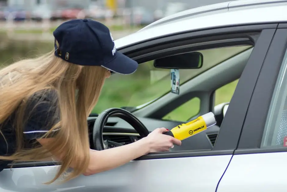 Cztery dożywotnie zakazy nie powstrzymały 42-latka. Wsiadł za kierownicę Audi